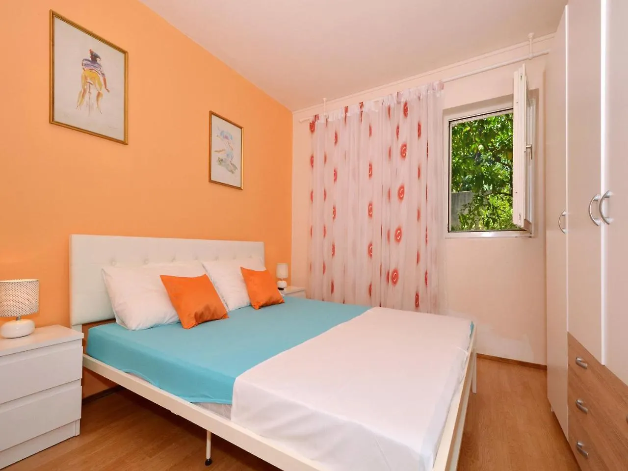 Apartments Josipa Trogir 0*,